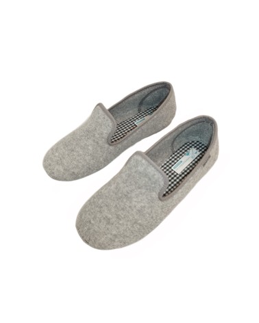 ZAPATILLA CERRADA RIZO GRIS